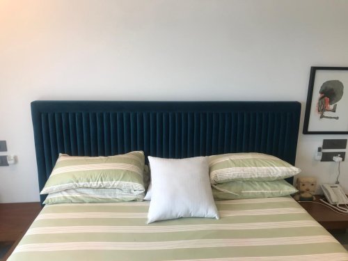 headboard 21
